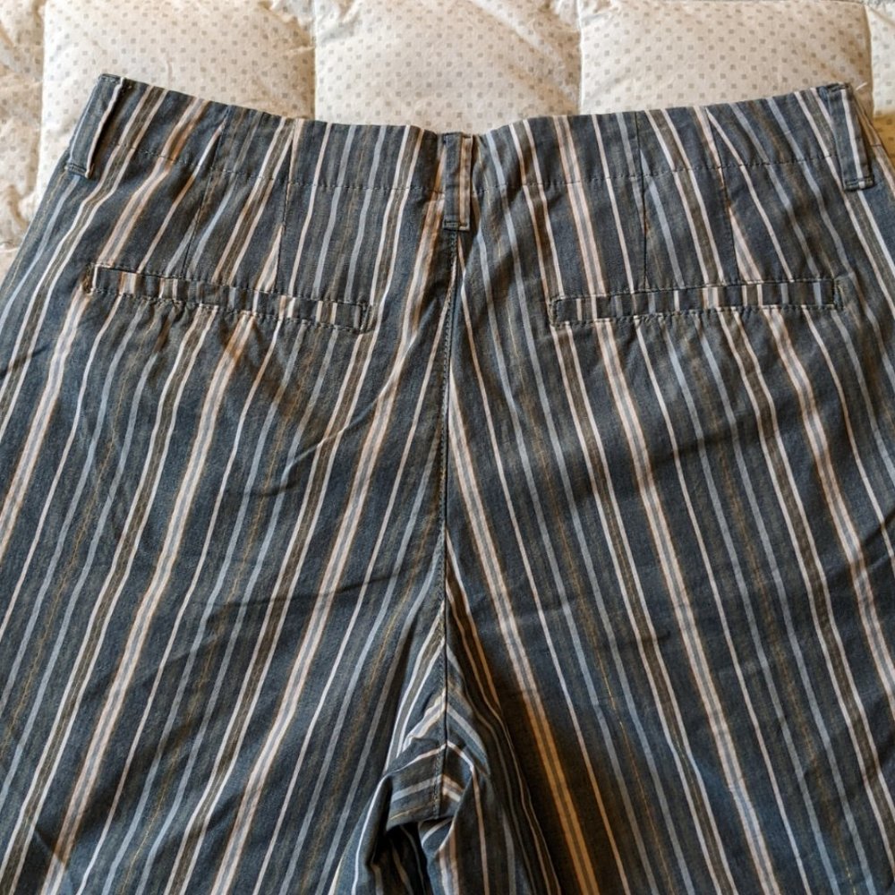 Lee Mid Rise Striped Shorts - Picture 3 of 6